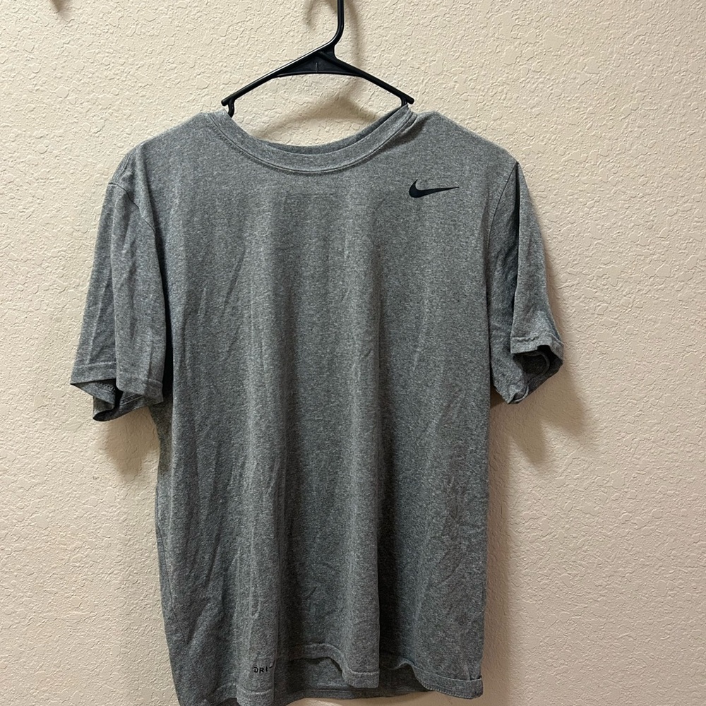 Nike Men's Heather Gray Short Sleeve Tee